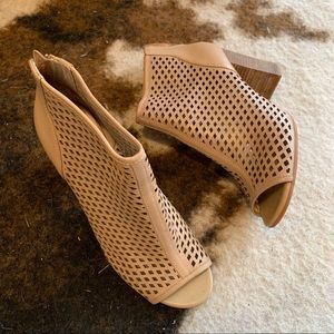 🌟 BP CREAM HEELS